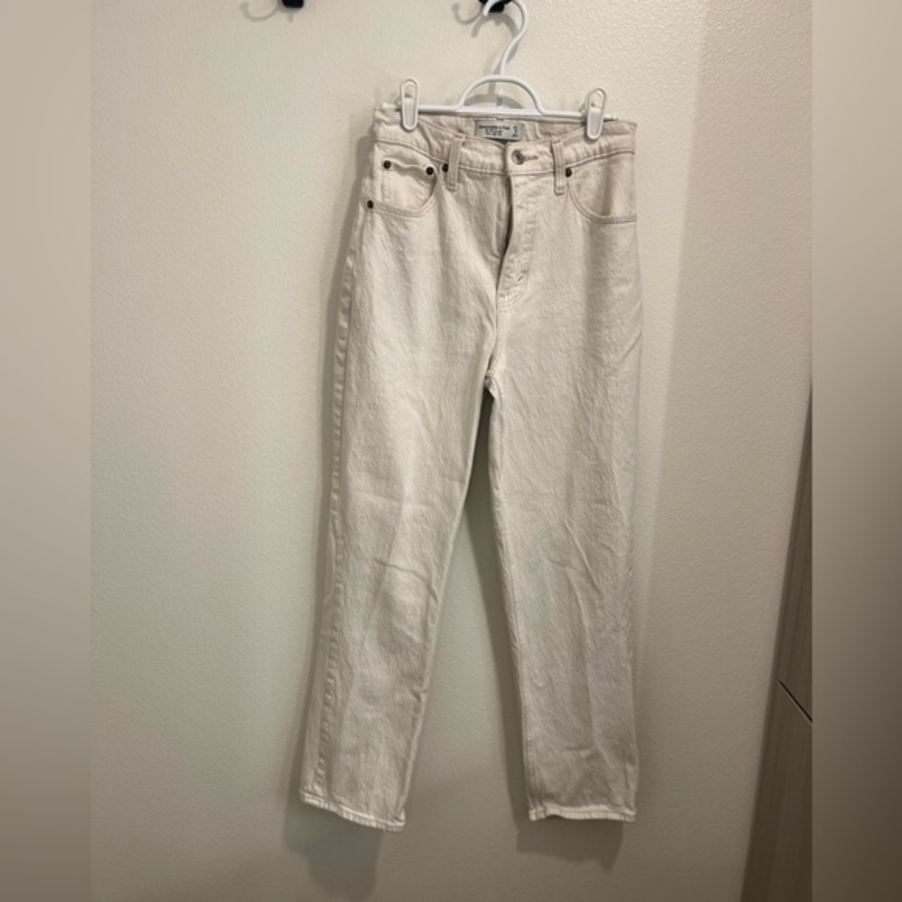Abercrombie, 90 straight ultra high-rise jeans